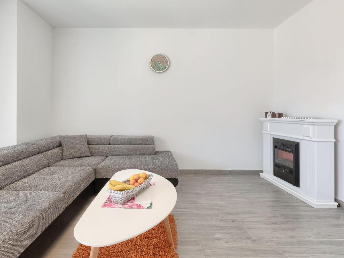 Holiday Home Villa Zirdum By Interhome Nova Vas  Eksteriør billede