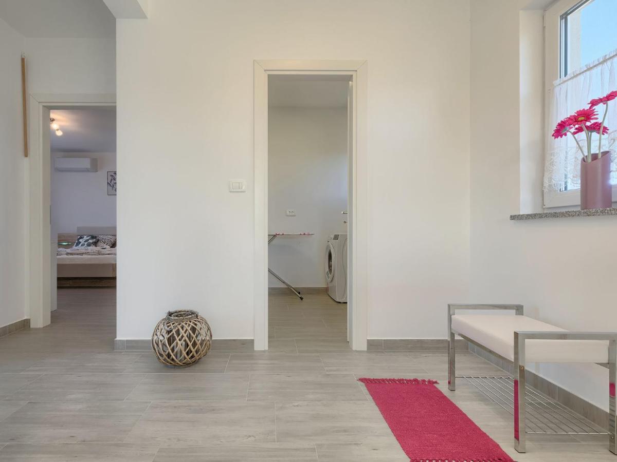 Holiday Home Villa Zirdum By Interhome Nova Vas  Eksteriør billede