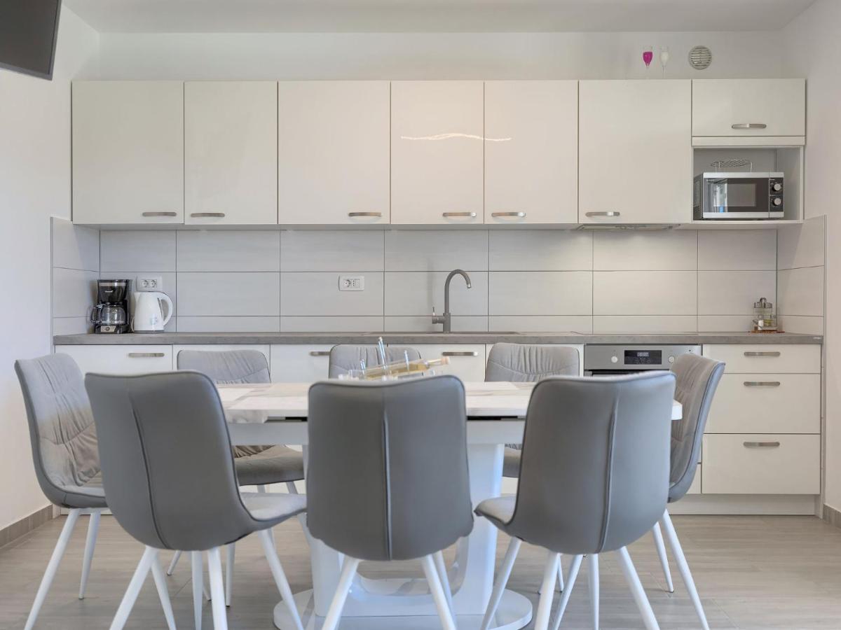 Holiday Home Villa Zirdum By Interhome Nova Vas  Eksteriør billede